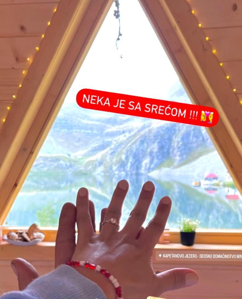 לינה וארוחת בוקר פודגוריצה Kapetanovo Jezero Bungalov מראה חיצוני תמונה